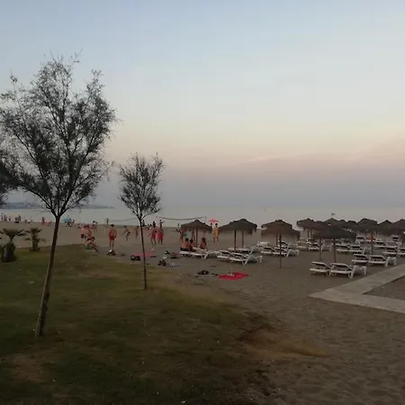 Estudio En Playa De Wifi * פואנגירולה